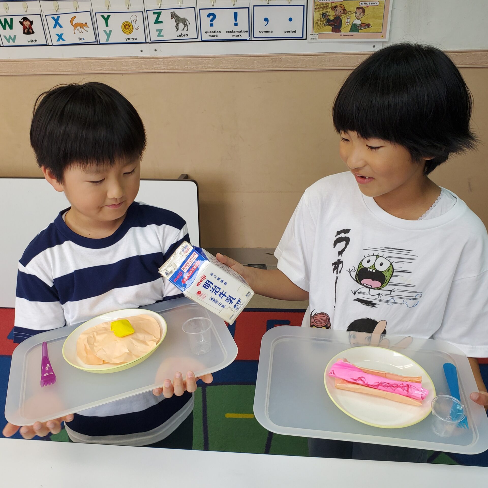 ACT Red students practicing food dialogue with props at Kichijoji Studio
