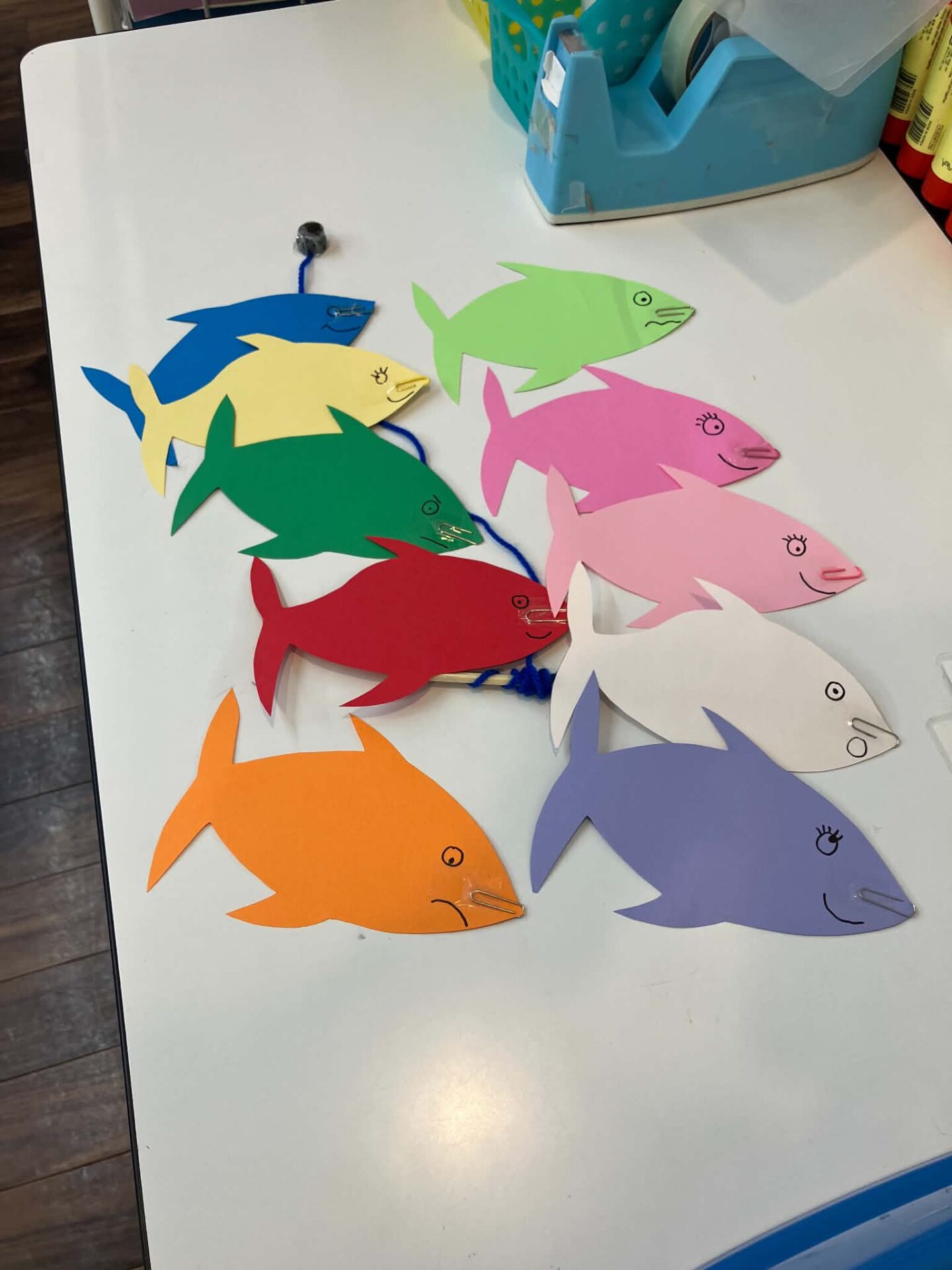 Colorful paper fish crafts for PS Pink counting song