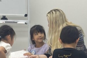 人見知りの子でも英会話は大丈夫？保護者が知っておきたい3つのポイント